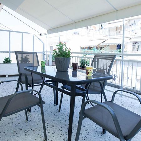 Modern 1 Bd Balcony Apt Near Metro In Kato Patisia Athens Exterior photo