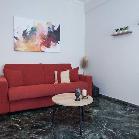 Modern 1 Bd Balcony Apt Near Metro In Kato Patisia Athens Exterior photo