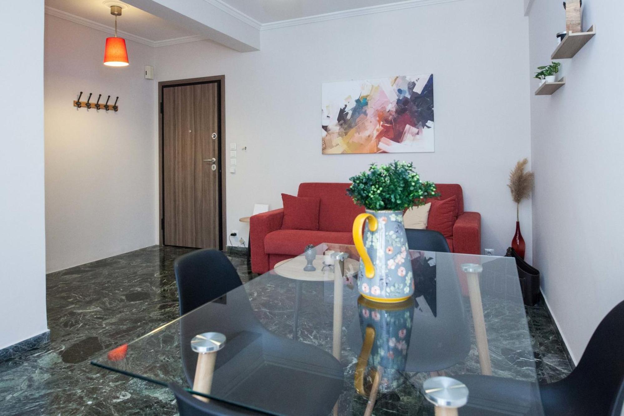 Modern 1 Bd Balcony Apt Near Metro In Kato Patisia Athens Exterior photo