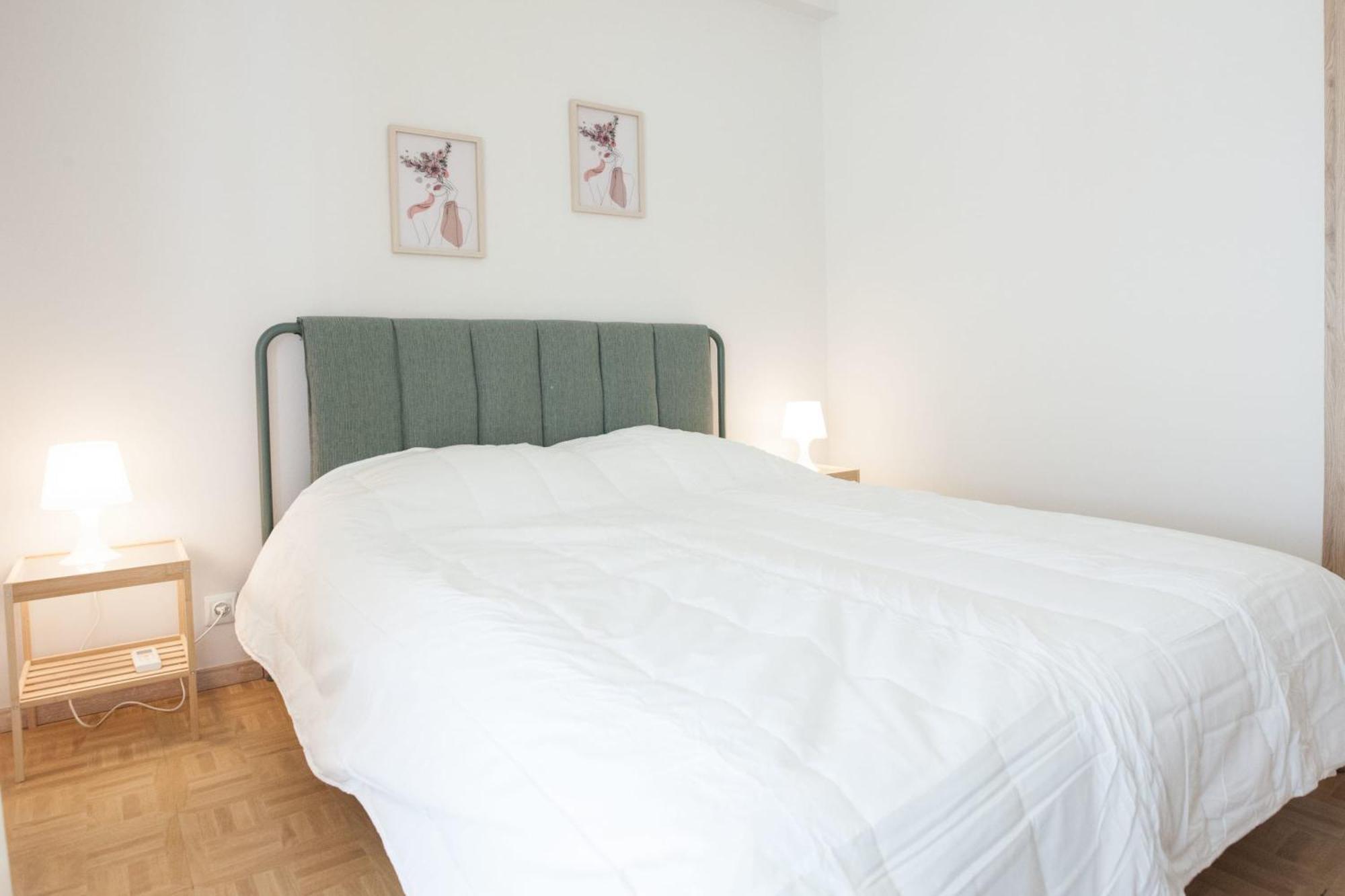 Modern 1 Bd Balcony Apt Near Metro In Kato Patisia Athens Exterior photo